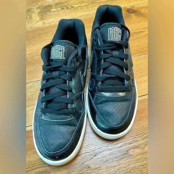 Nike Son of Force 2016 | Black & White | Women’s 8 - Picture 2 of 6